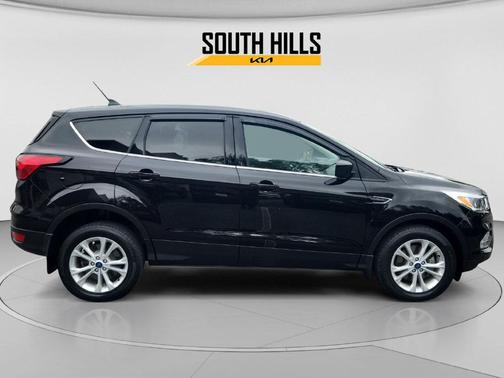 Black Metallic 2019 Ford Escape SE