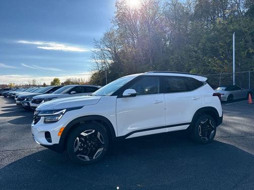 Snow White Pearl 2026 Kia Seltos SX