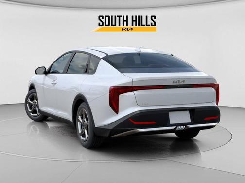 Snow White Pearl 2026 Kia K4 LXS