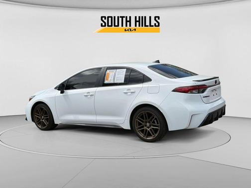 Wind Chill Pearl / Midnight Black Metallic 2024 Toyota Corolla SE Nightshade