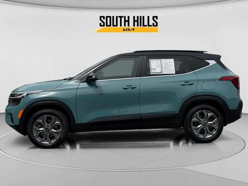 Blue / Black 2024 Kia Seltos S