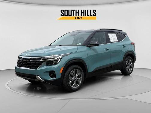 Blue / Black 2024 Kia Seltos S
