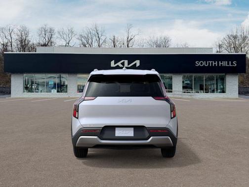 Glacial White Pearl 2026 Kia EV9 Wind