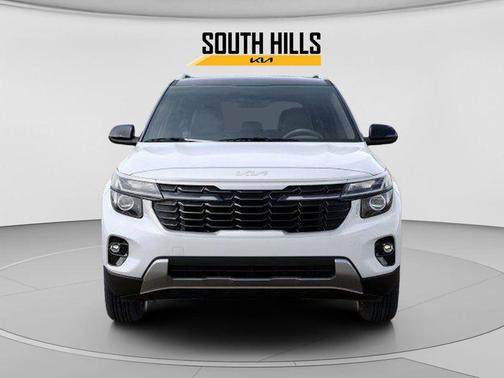 Clear White / Black Roof 2026 Kia Seltos S