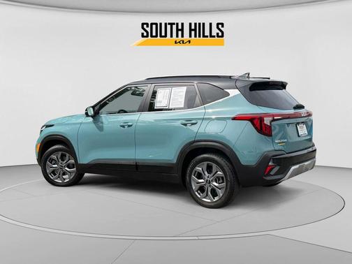Blue / Black 2024 Kia Seltos S