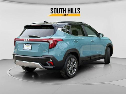 Blue / Black 2024 Kia Seltos S