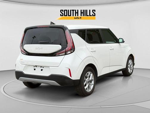 Snow White Pearl 2023 Kia Soul LX