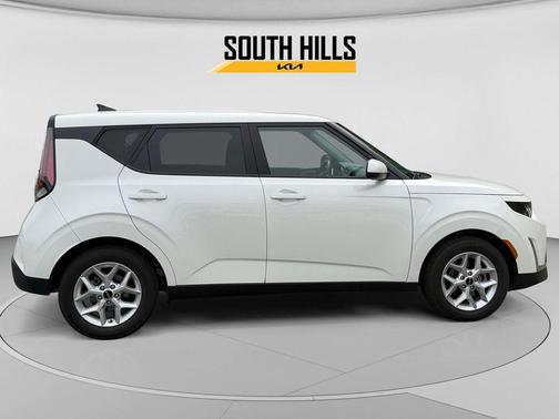 Snow White Pearl 2023 Kia Soul LX
