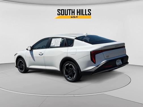 Snow White Pearl 2025 Kia K4 EX