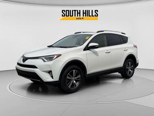 Super White 2018 Toyota RAV4 XLE