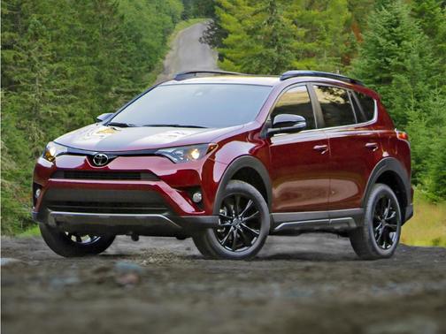 Super White 2018 Toyota RAV4 XLE