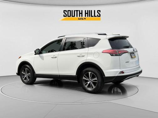 Super White 2018 Toyota RAV4 XLE