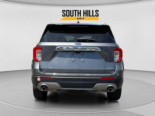Gray Metallic 2022 Ford Explorer Limited