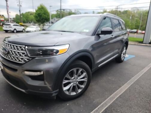 Gray Metallic 2022 Ford Explorer Limited