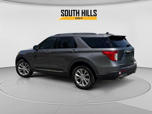 Gray Metallic 2022 Ford Explorer Limited