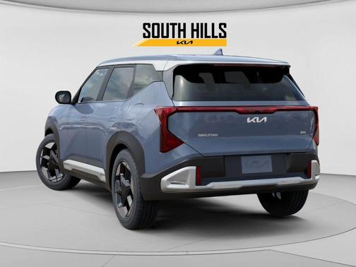Gray 2027 Kia Seltos S