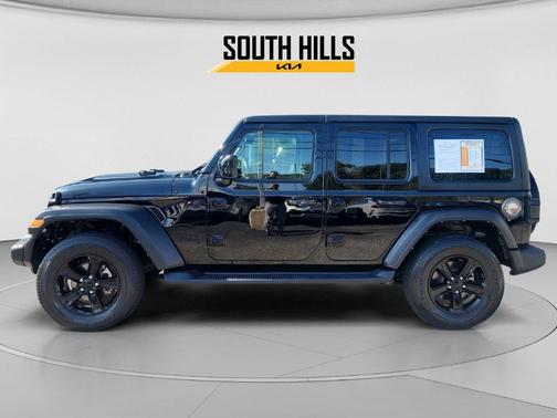 Black Clearcoat 2022 Jeep Wrangler Unlimited Sport Altitude