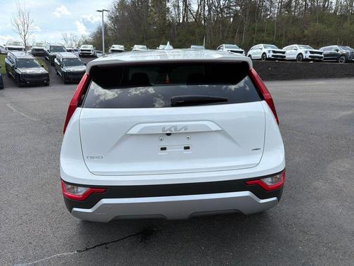2024 Kia Niro LX