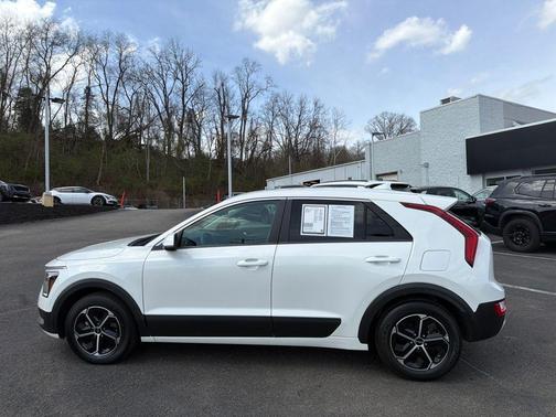 2024 Kia Niro LX
