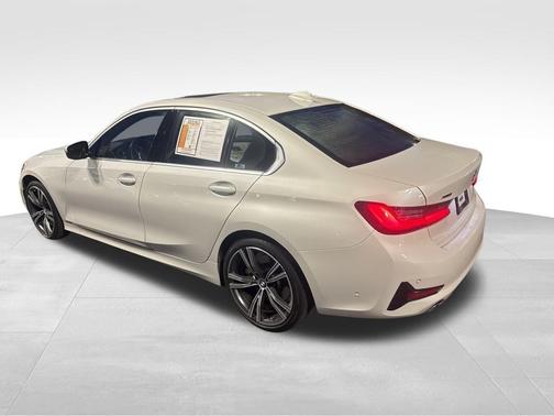 2022 BMW 330 i xDrive