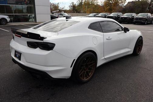 2021 Chevrolet Camaro RWD Coupe LT1