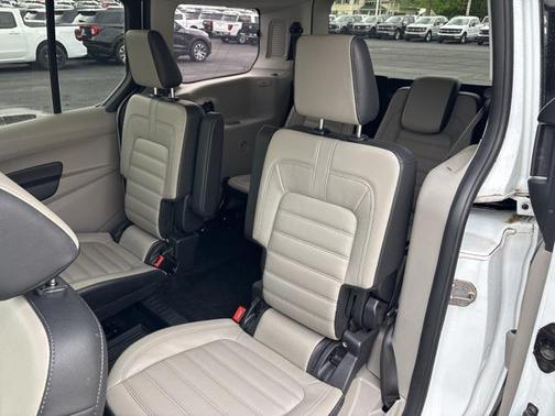 2019 Ford Transit Connect Titanium w/Rear Liftgate