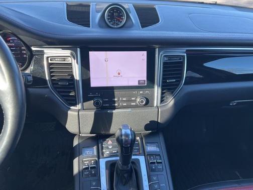 2018 Porsche Macan Sport Edition