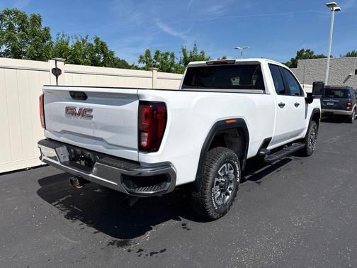 Summit White 2022 GMC Sierra 3500 Base