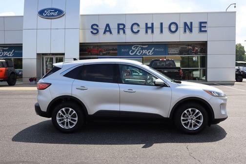 Ingot Silver Metallic 2020 Ford Escape SE