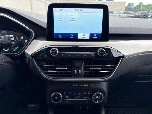 Ingot Silver Metallic 2020 Ford Escape SE