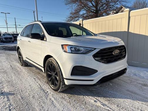 2022 Ford Edge SE