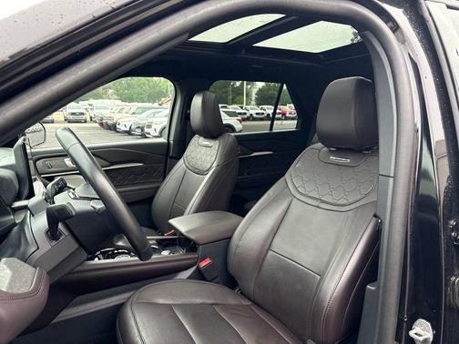 Agate Black Metallic 2025 Ford Explorer Platinum
