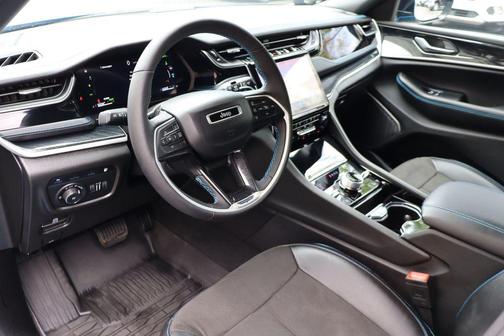 Diamond Black Crystal Pearlcoat 2023 Jeep Grand Cherokee 4xe Trailhawk
