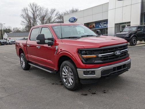 Rapid Red Metallic Tinted Clearcoat 2025 Ford F-150 XLT
