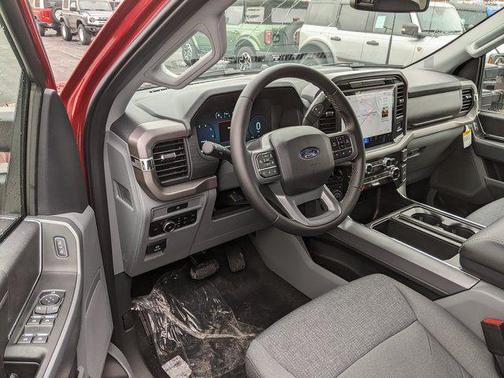 Rapid Red Metallic Tinted Clearcoat 2025 Ford F-150 XLT