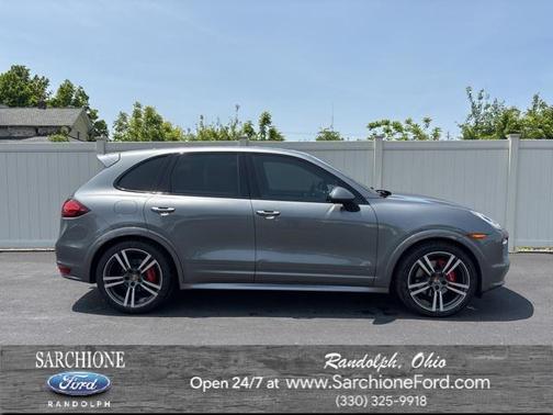 2014 Porsche Cayenne GTS