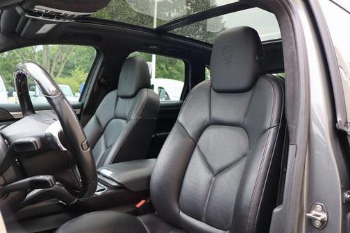 2014 Porsche Cayenne GTS