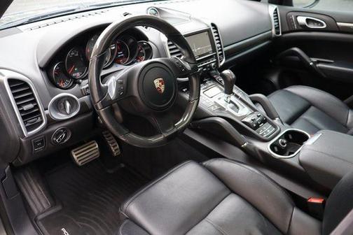 2014 Porsche Cayenne GTS