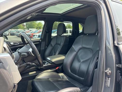 2014 Porsche Cayenne GTS