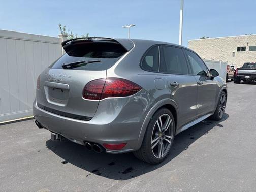 2014 Porsche Cayenne GTS
