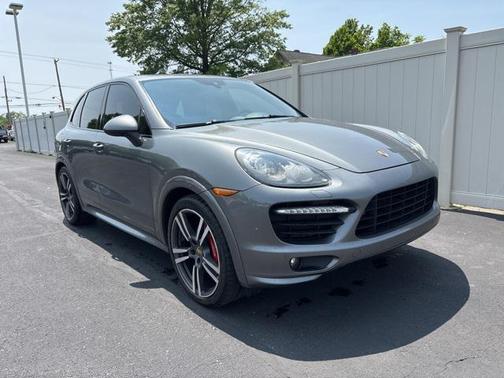 2014 Porsche Cayenne GTS