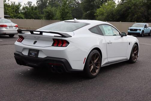 Oxford White 2026 Ford Mustang Dark Horse Fastback