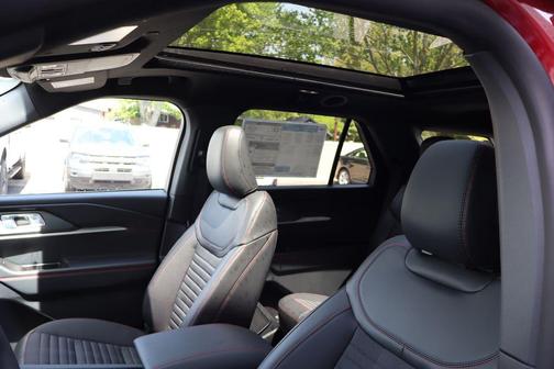 Rapid Red Metallic Tinted Clearcoat 2026 Ford Explorer ST-Line