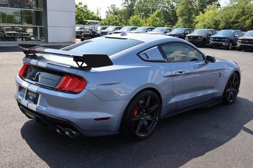 2022 Ford Shelby GT500 Base