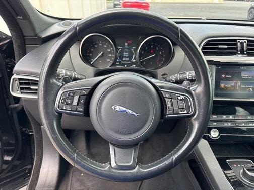 2018 Jaguar F-PACE 35t Premium