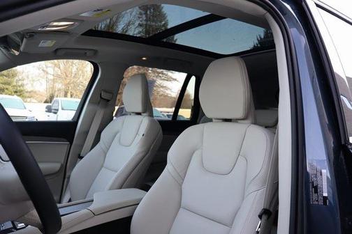 2025 Volvo XC90 B6 Plus 7-Seater