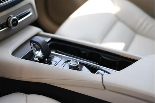 2025 Volvo XC90 B6 Plus 7-Seater