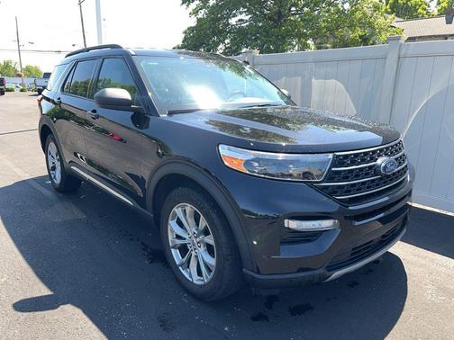 Agate Black Metallic 2023 Ford Explorer XLT