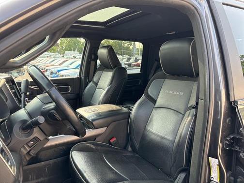 2022 RAM 2500 Laramie Crew Cab 4x4 6'4' Box