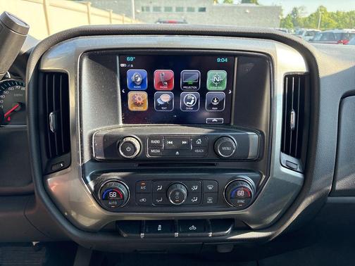 Summit White 2018 Chevrolet Silverado 1500 1LT